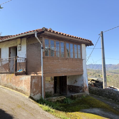 Piloña: Acogedora casita en venta – Ideal para parejas o como segunda residencia